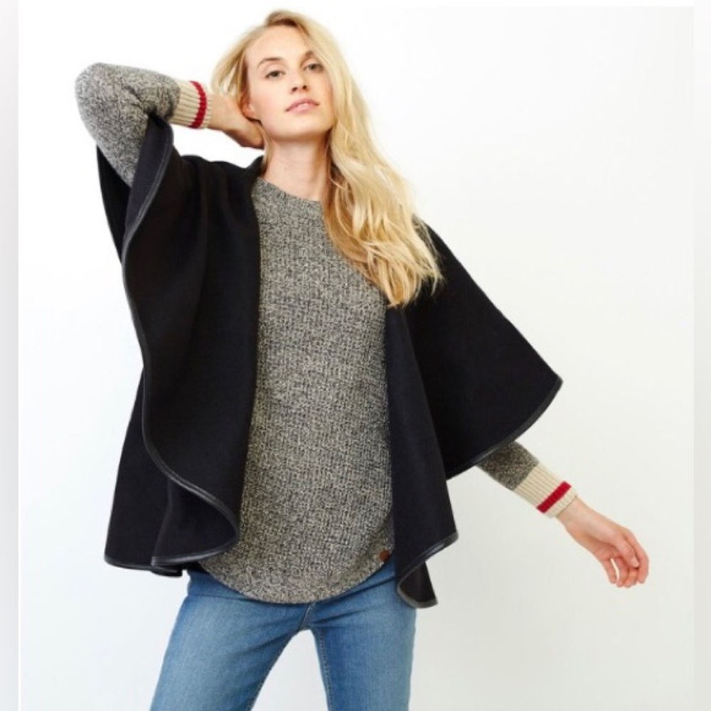 Roots Julia Cape
